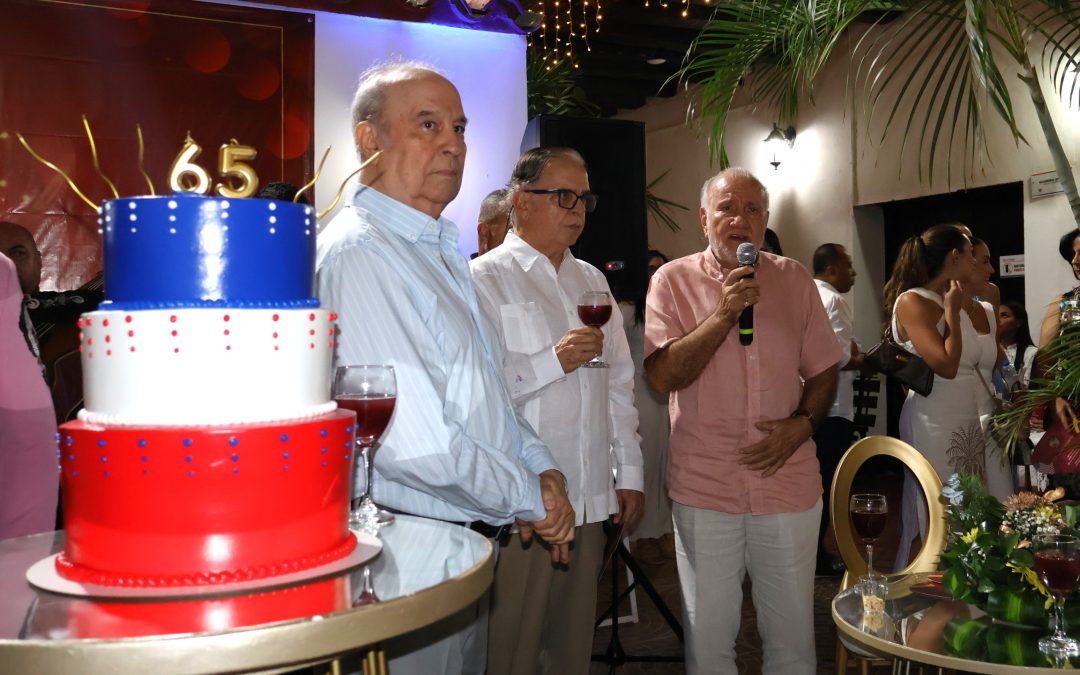 65 años transformando vidas a través del inglés y la cultura